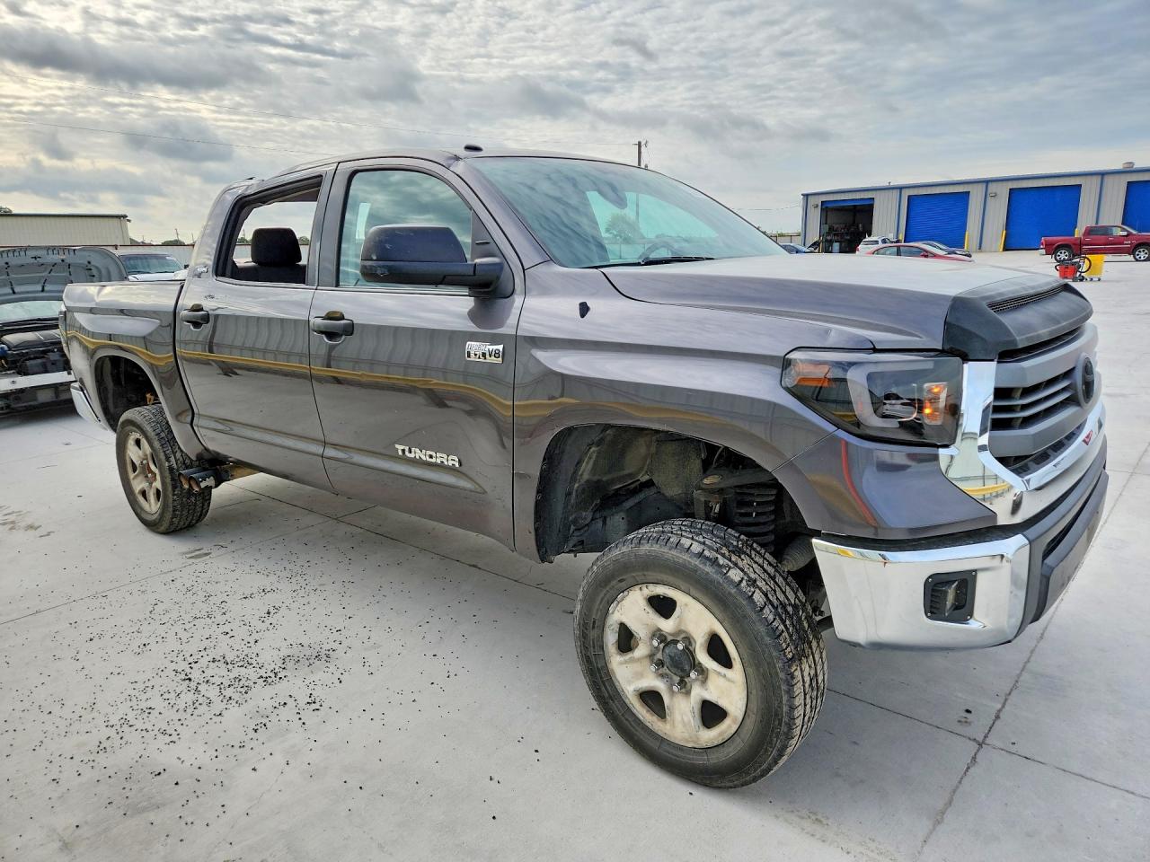 Toyota Tundra Crewmax Sr5