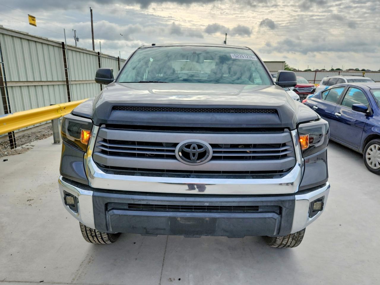 Toyota Tundra Crewmax Sr5