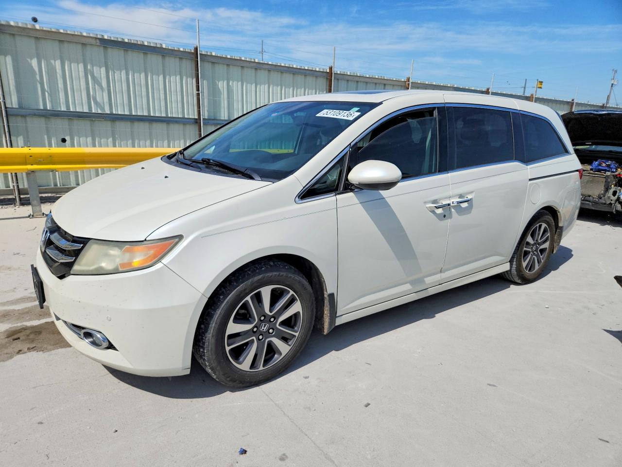Salvage Honda Odyssey Image