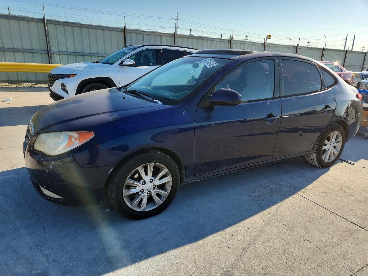 Salvage Hyundai ELANTRA Image