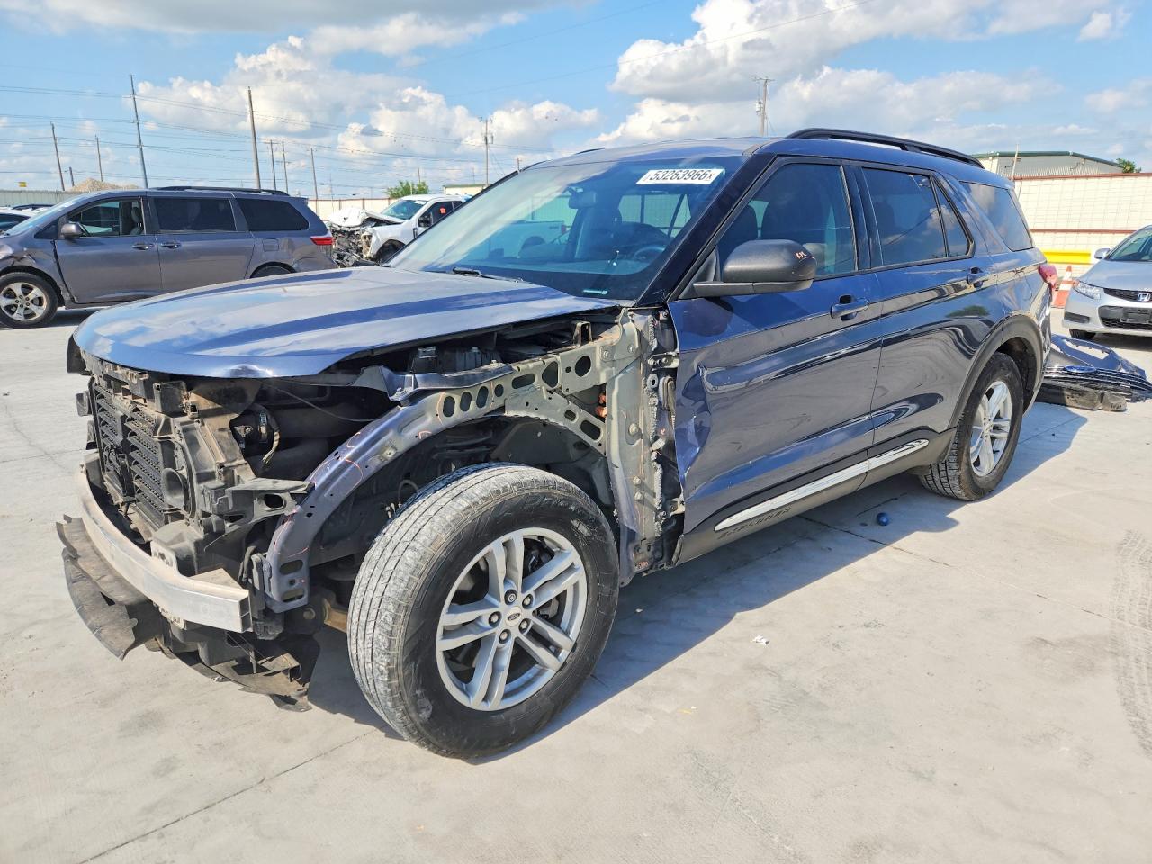 Salvage Ford Explorer Image