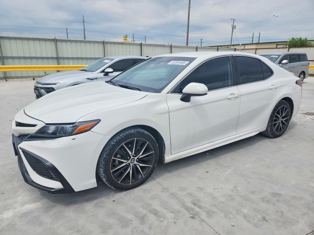 Salvage Toyota Camry Image