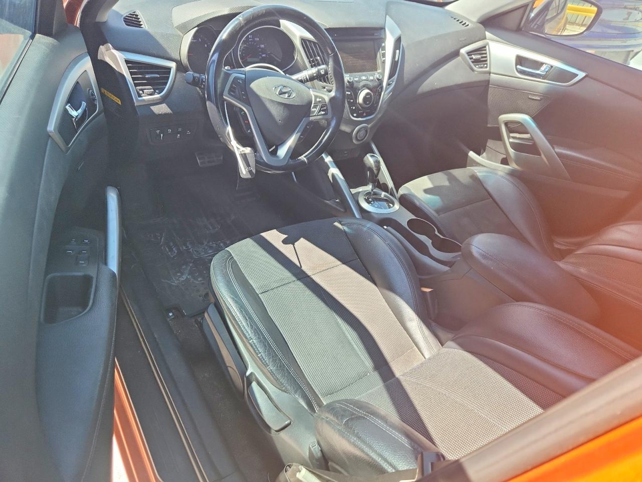 Hyundai VELOSTER