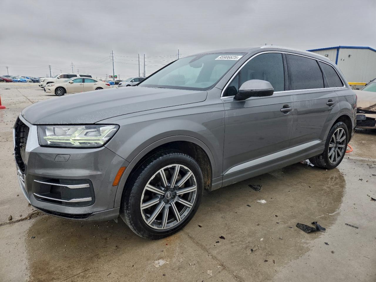 Salvage Audi Q7 Image
