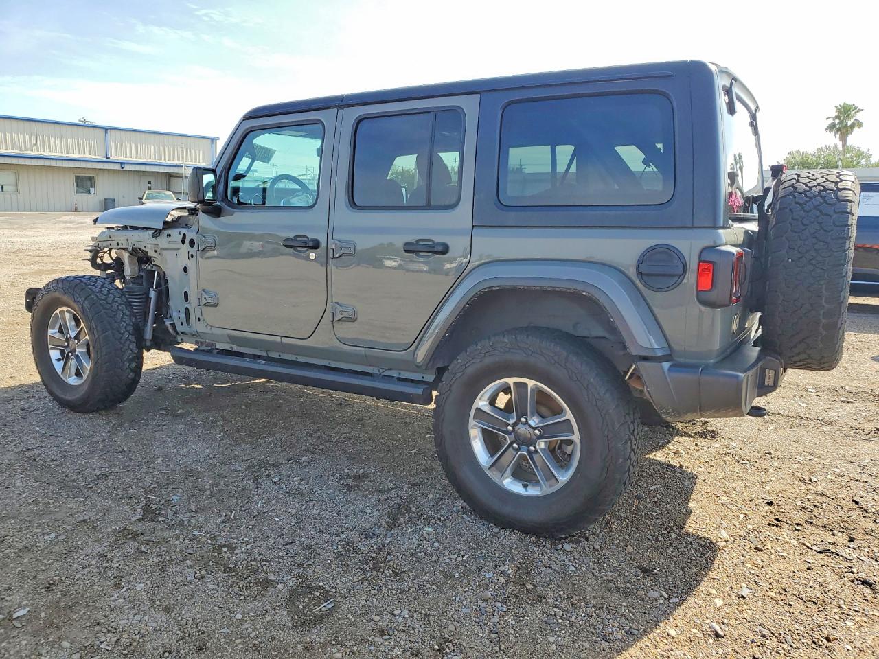 Jeep Wrangler Sahara