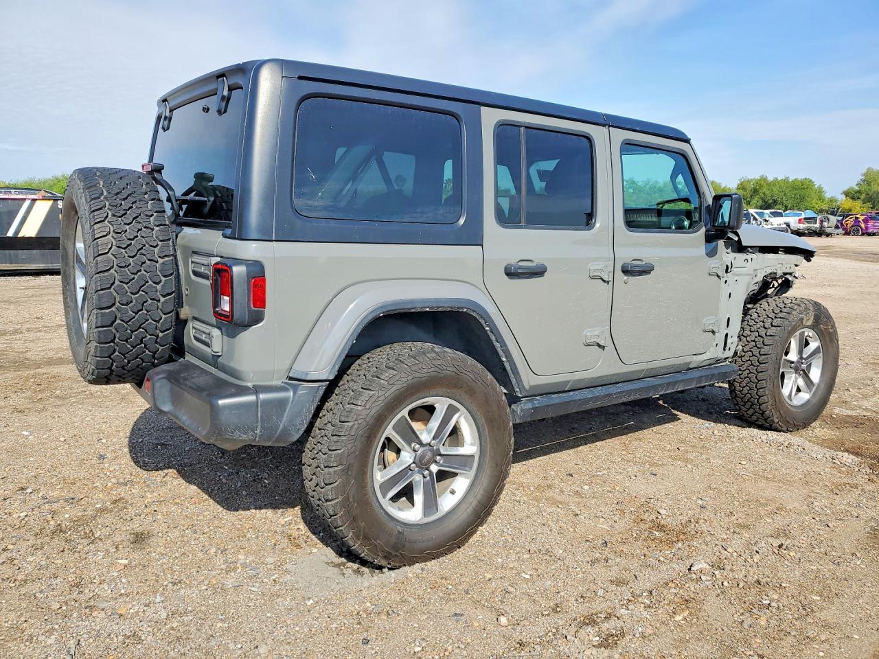 Jeep Wrangler Sahara