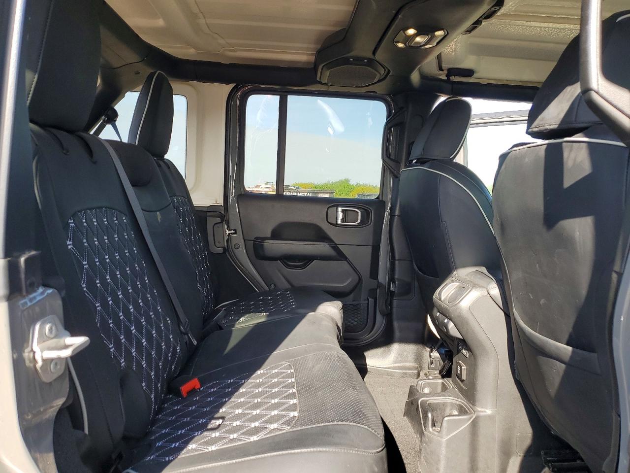 Jeep Wrangler Sahara