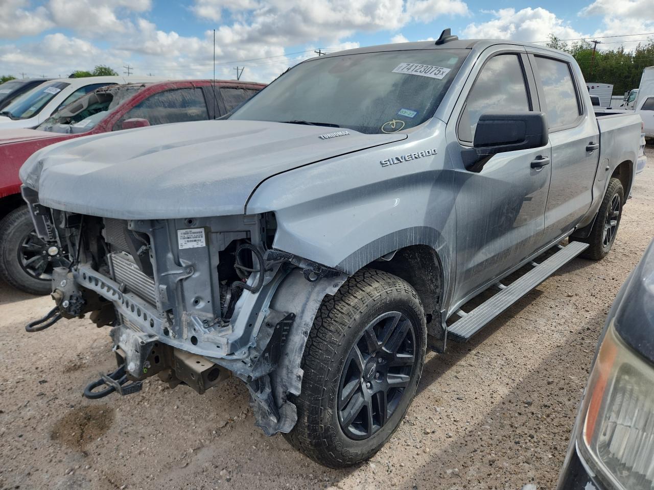 Salvage Chevrolet Silverado Image