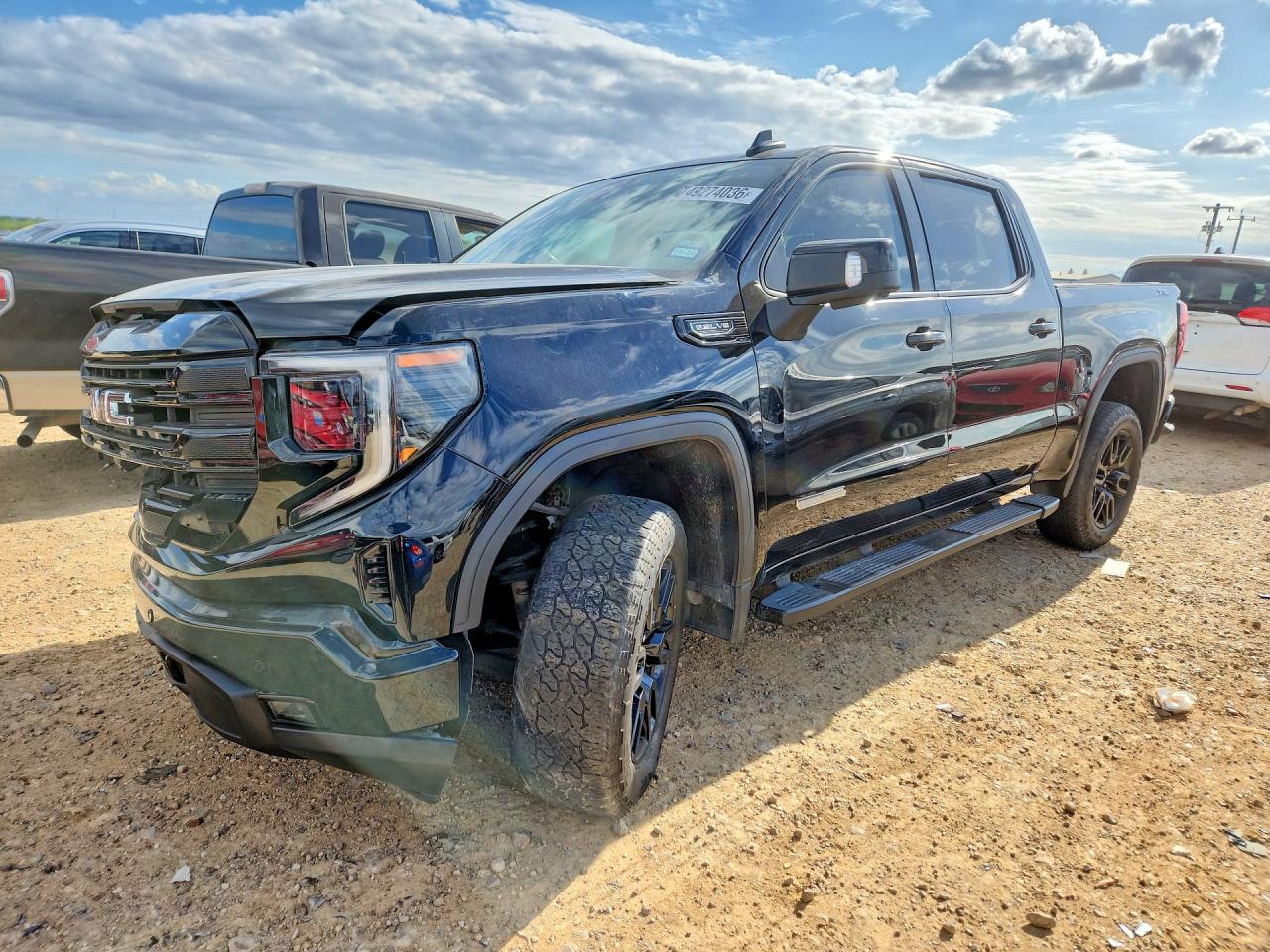 Salvage GMC Sierra Image