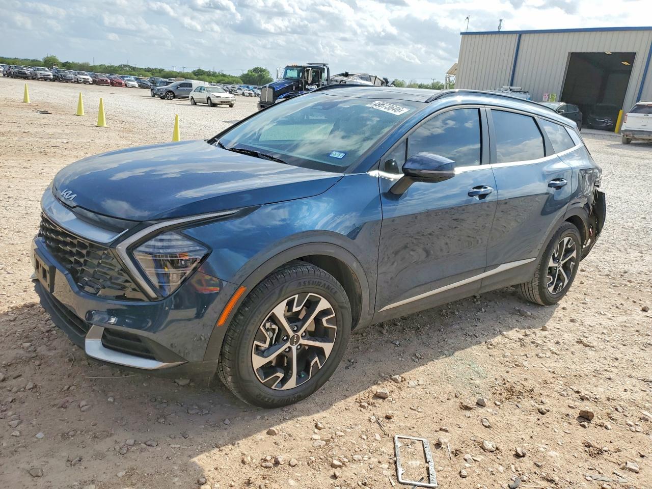 Salvage Kia Sportage Image