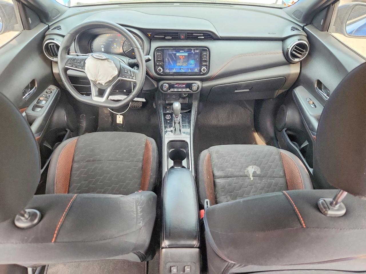 Nissan Kicks Sr