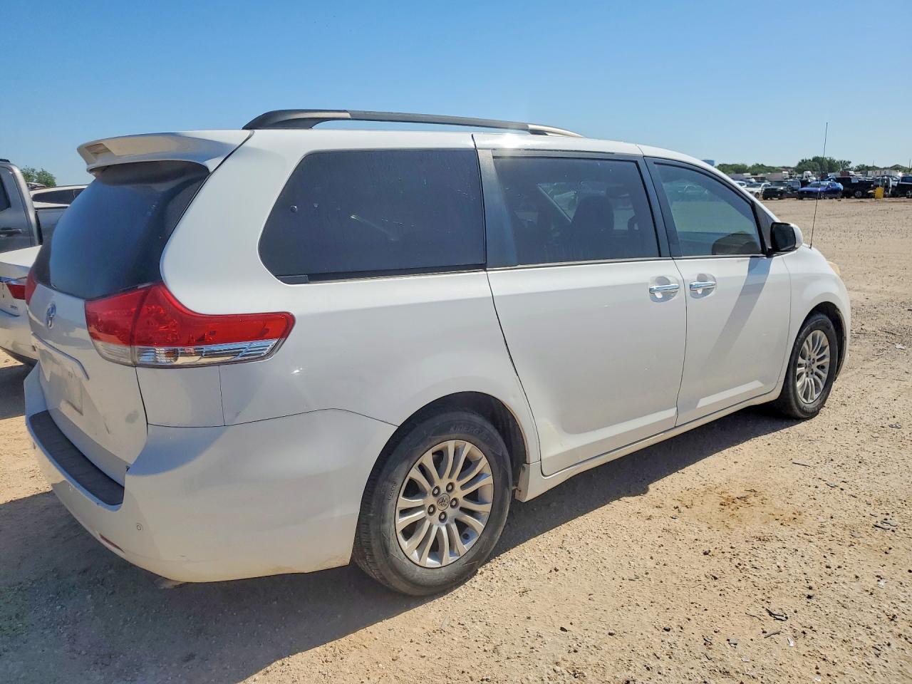 Toyota Sienna Xle 8-passenger