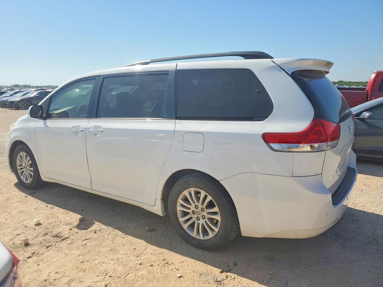 Toyota Sienna Xle 8-passenger