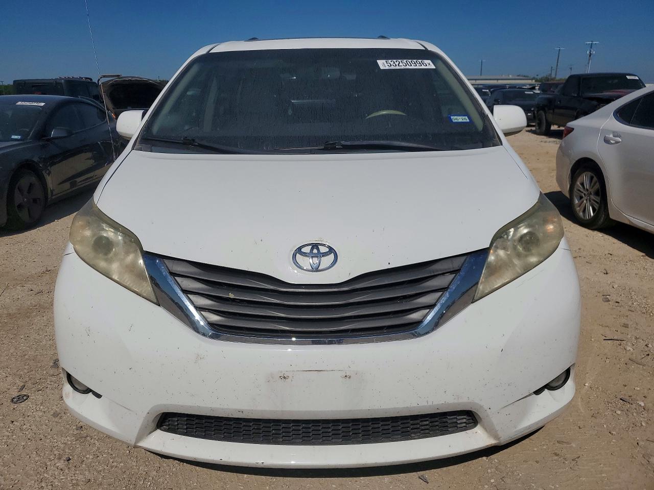 Toyota Sienna Xle 8-passenger