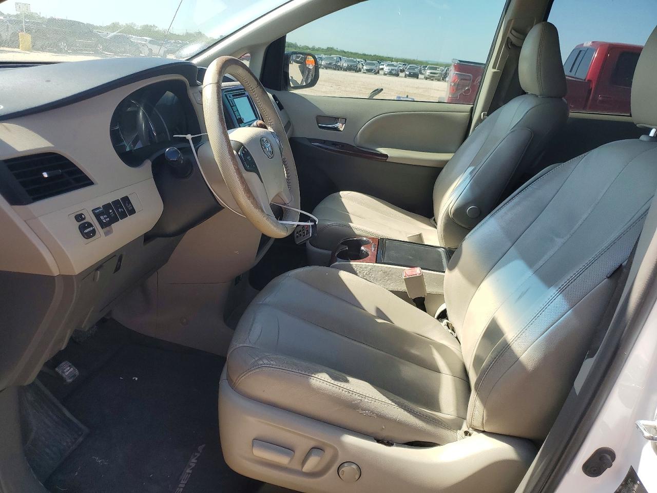 Toyota Sienna Xle 8-passenger