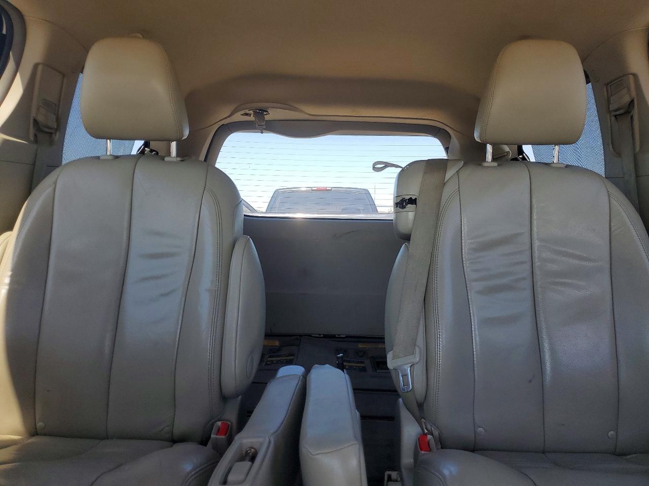 Toyota Sienna Xle 8-passenger