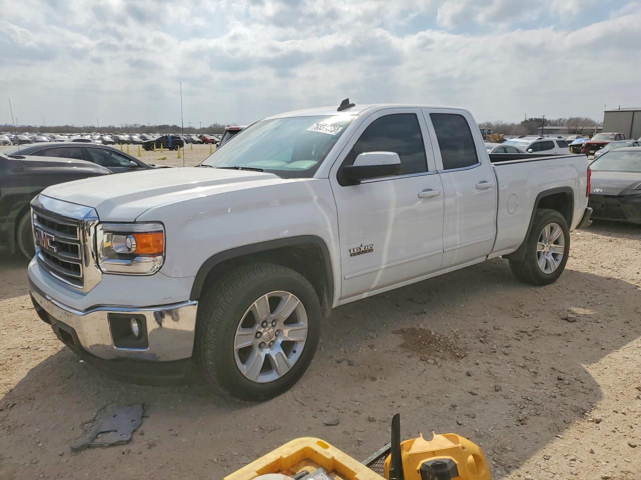 Salvage GMC Sierra Image