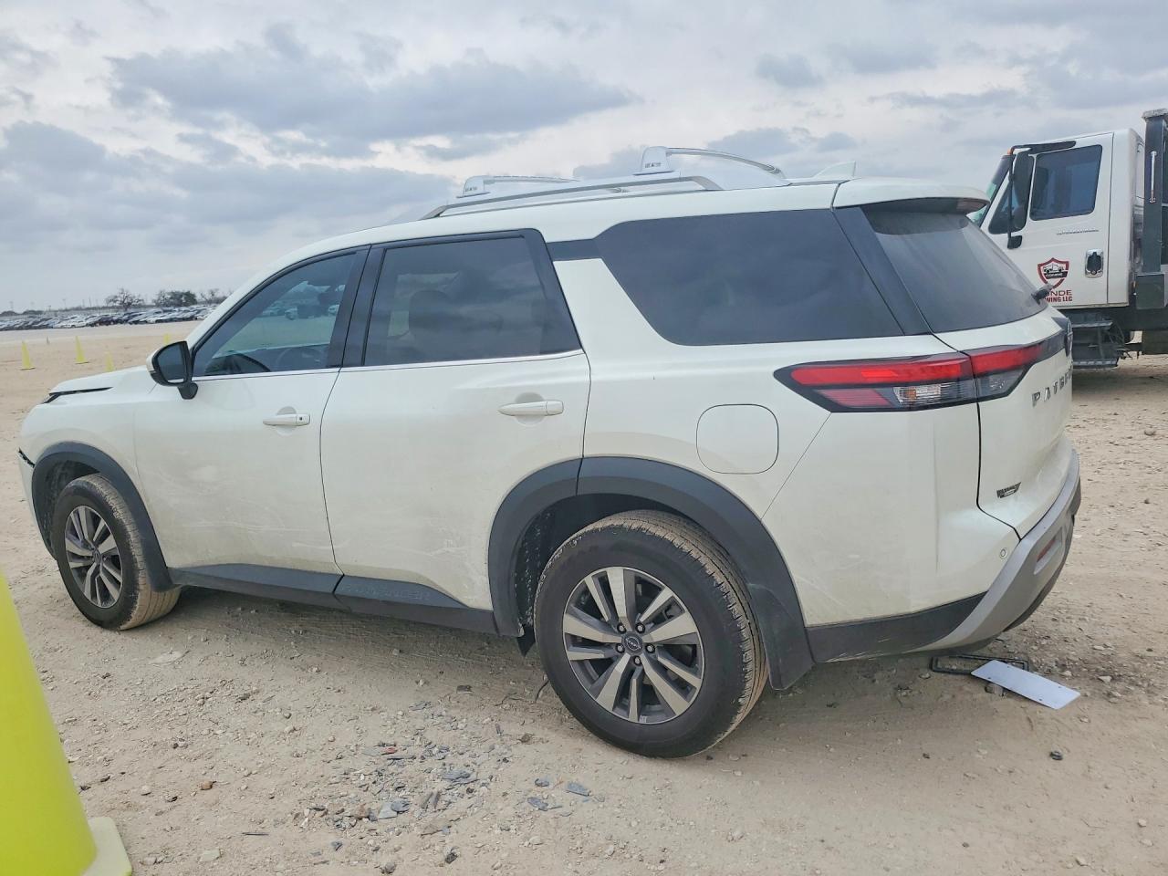 Nissan Pathfinder Sl