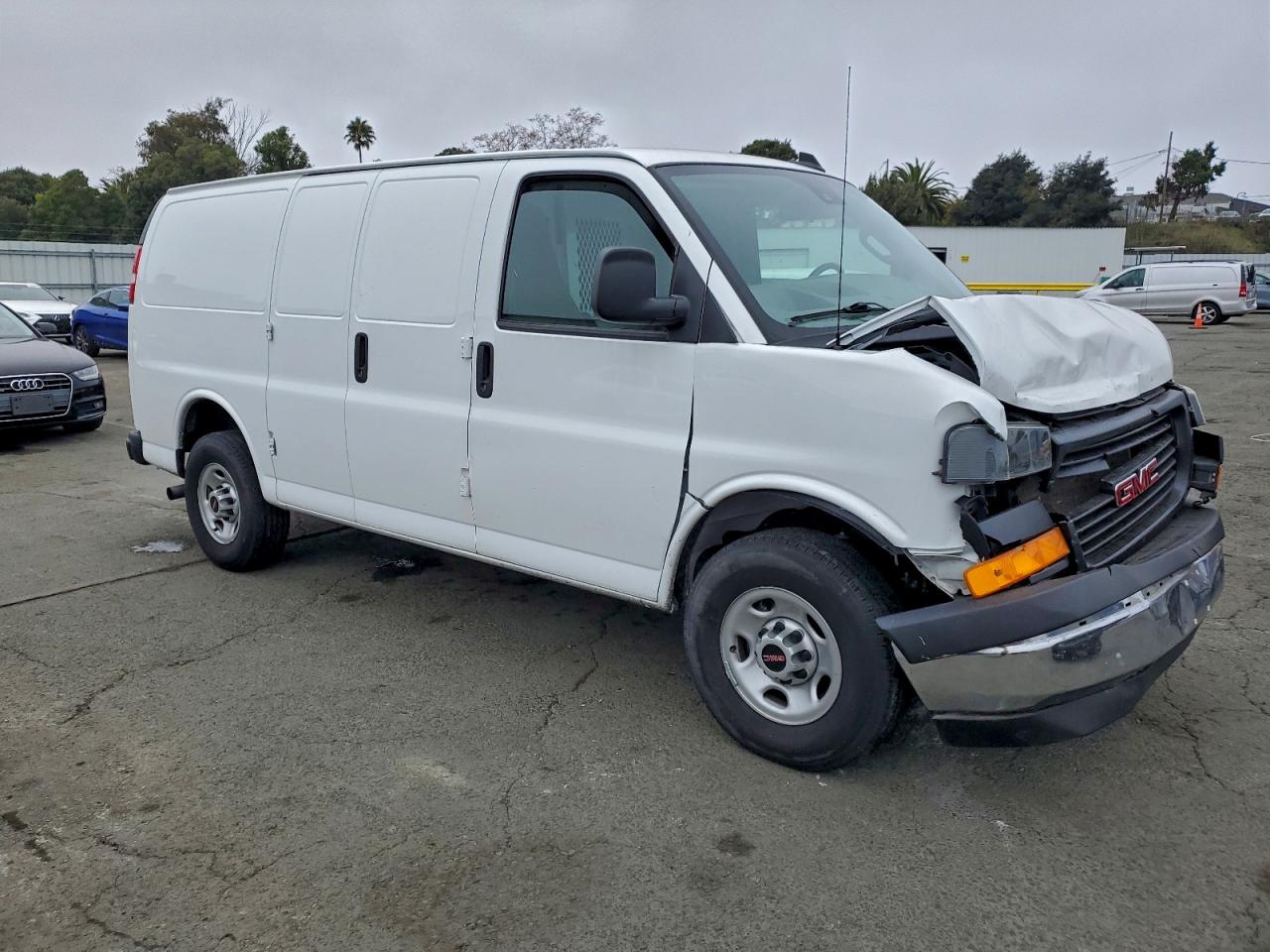 GMC Savana