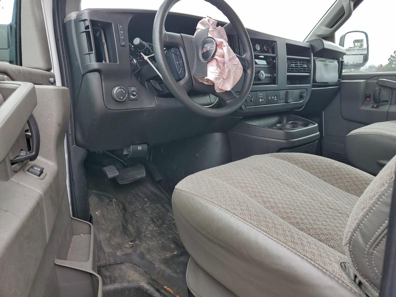 GMC Savana
