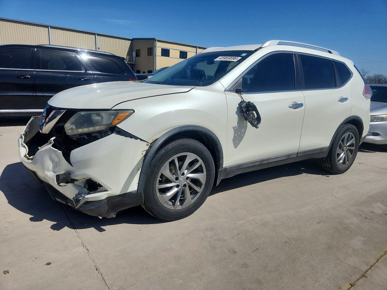 Salvage Nissan Rogue Image
