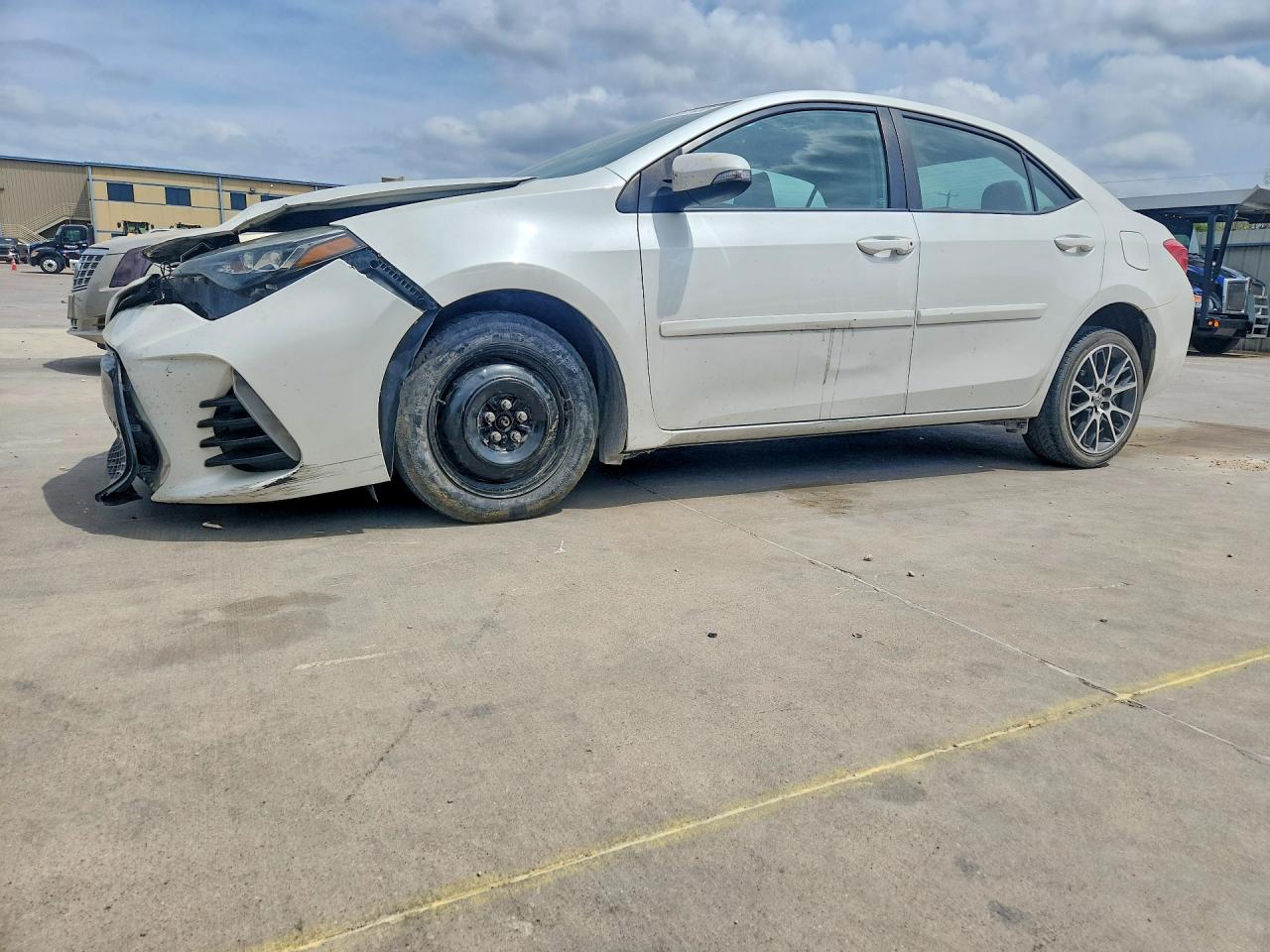 Salvage Toyota Corolla Image