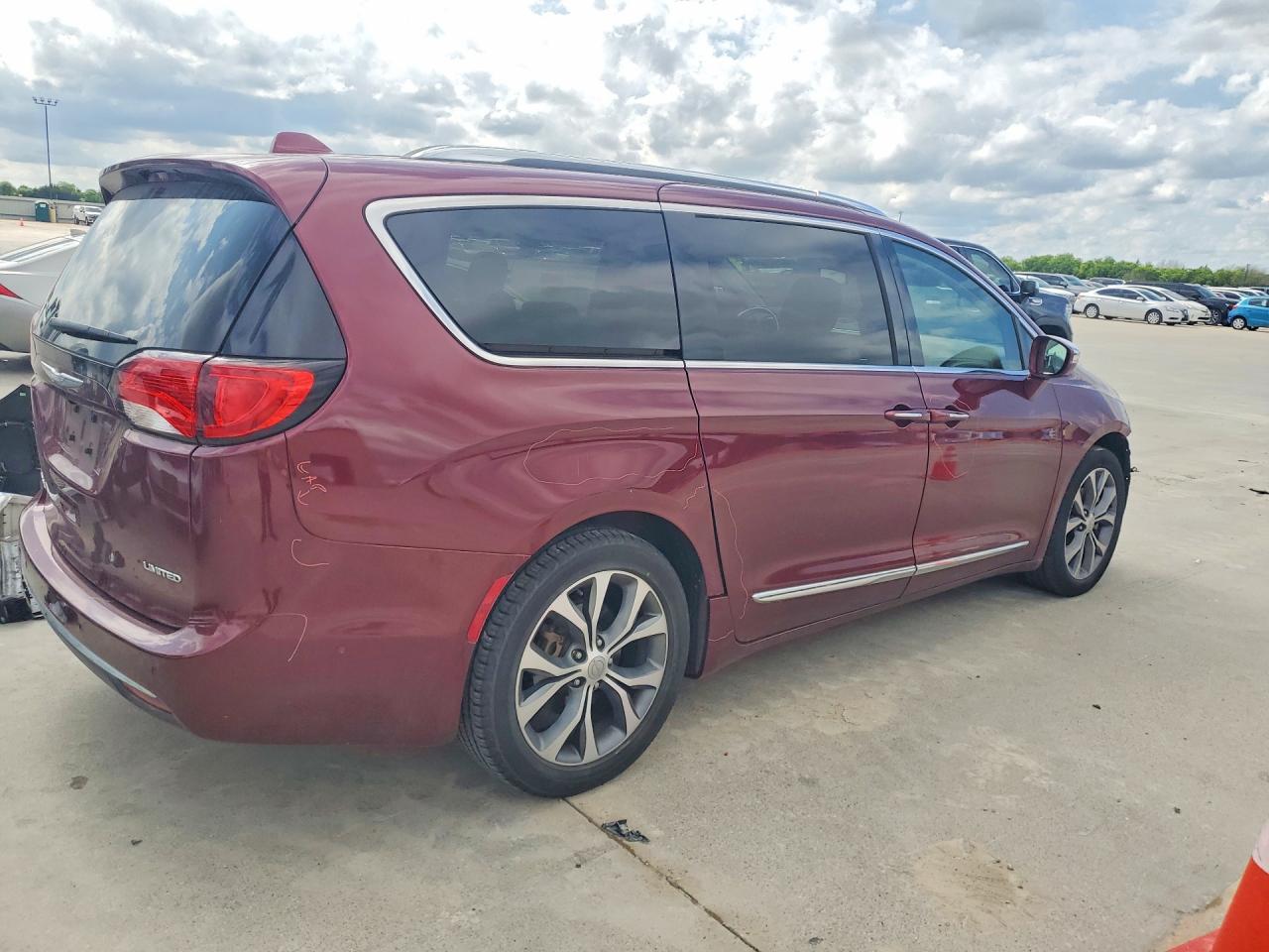 Chrysler Pacifica Limited