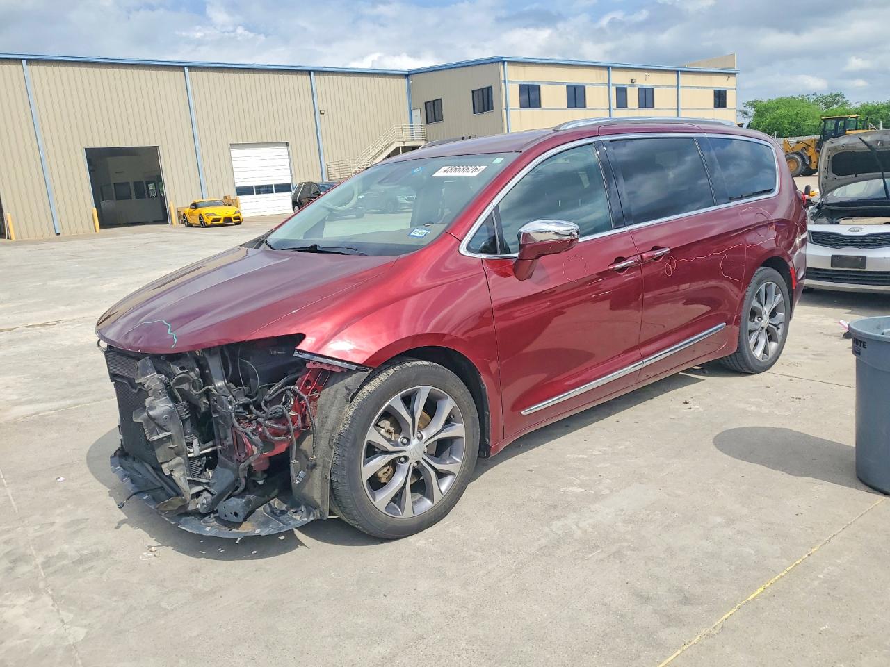 Salvage Chrysler Pacifica Image