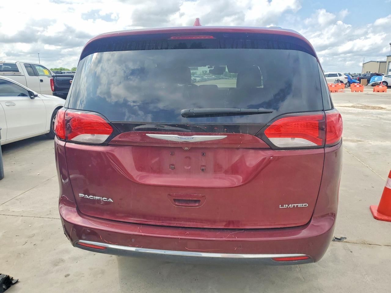 Chrysler Pacifica Limited