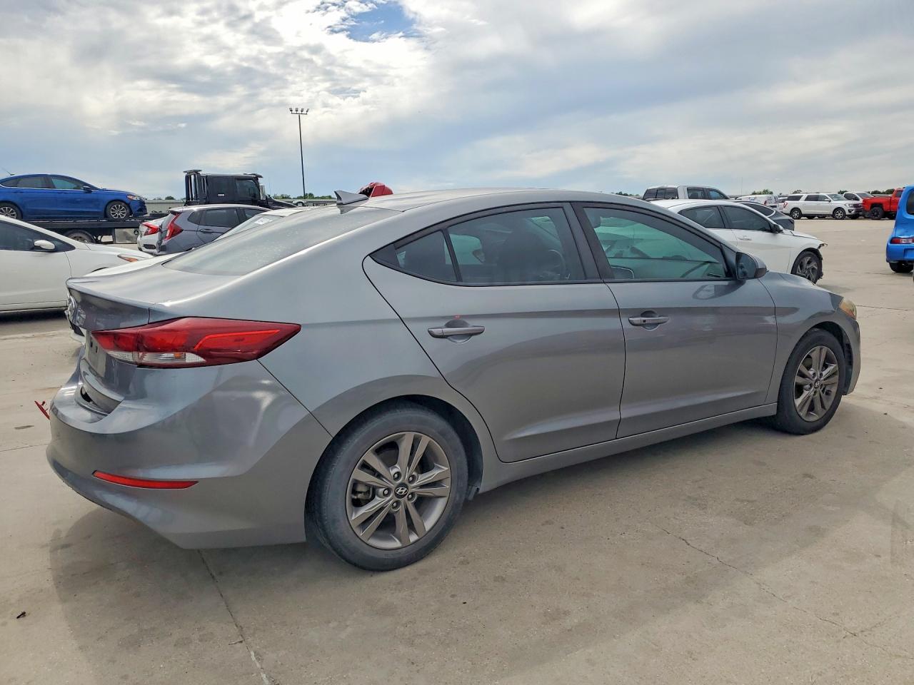 Hyundai ELANTRA Value Edition