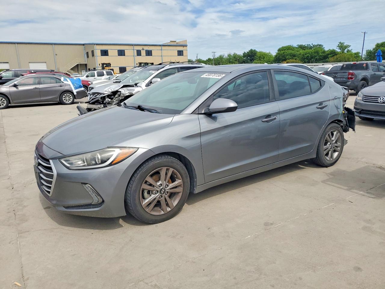 Salvage Hyundai ELANTRA Image