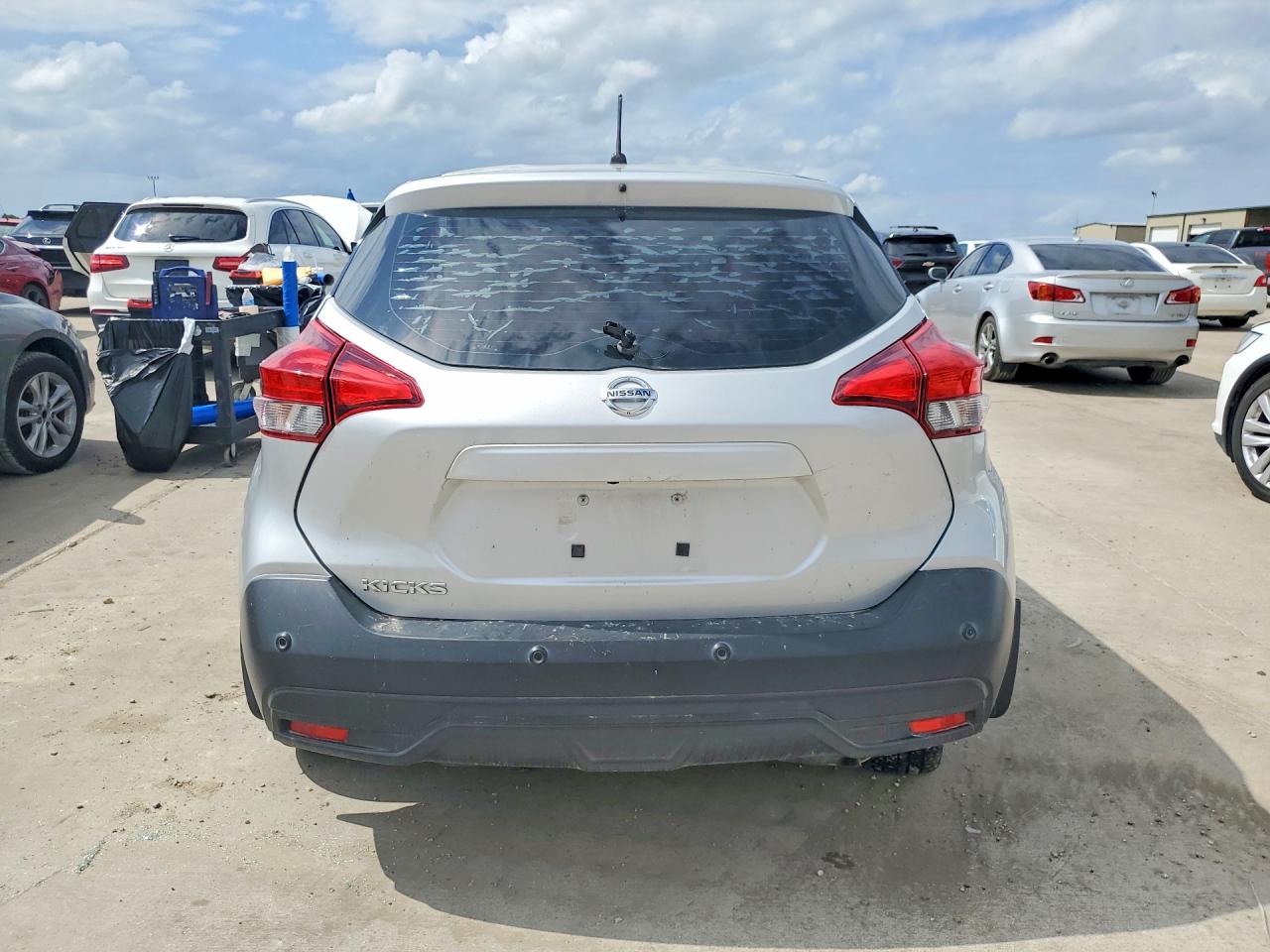 Nissan Kicks S
