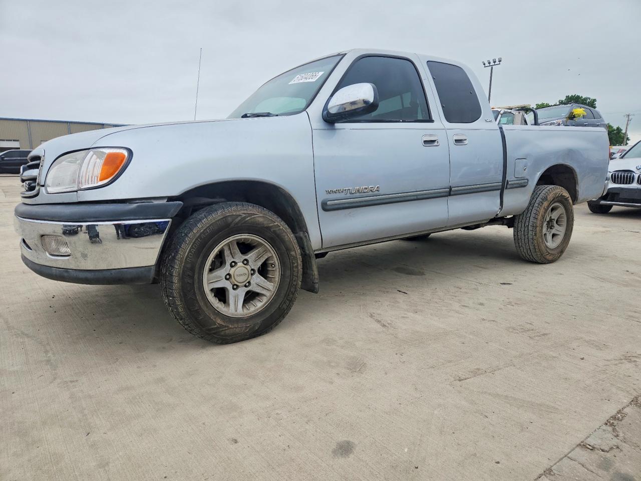 Salvage Toyota Tundra Image