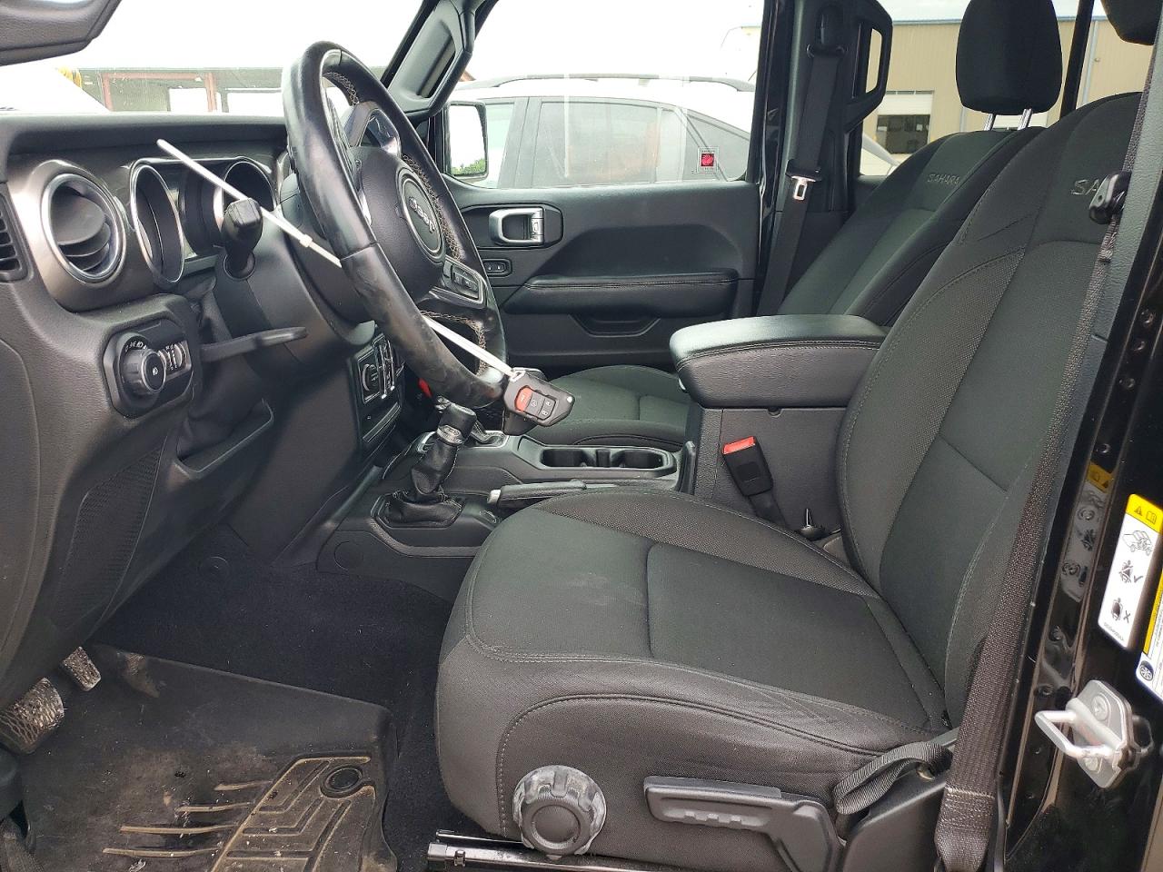 Jeep Wrangler Sahara
