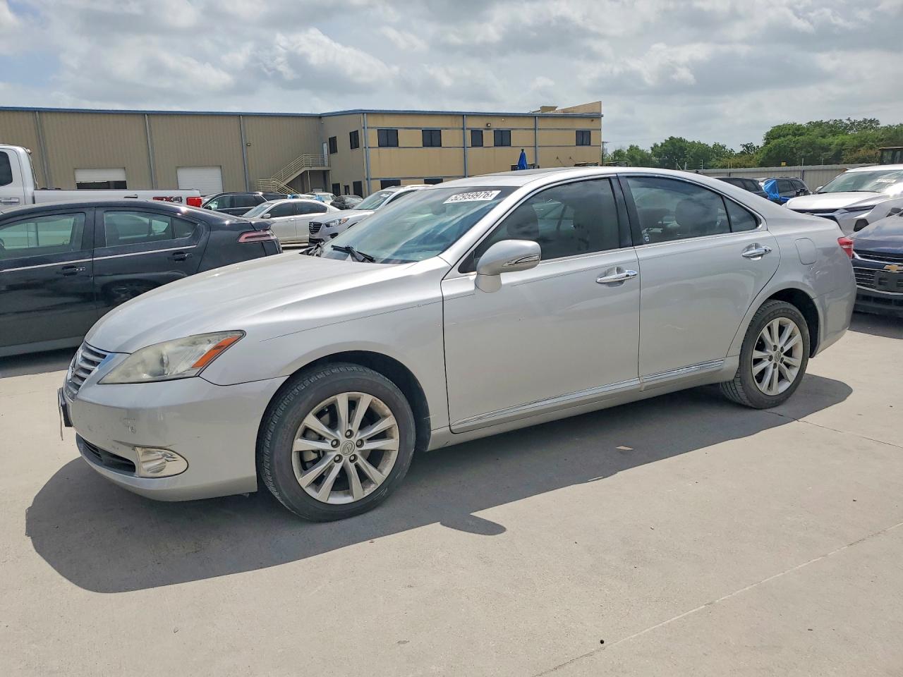 Salvage Lexus Es Image