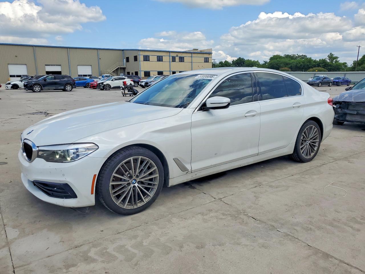 Salvage BMW 5 Series Image