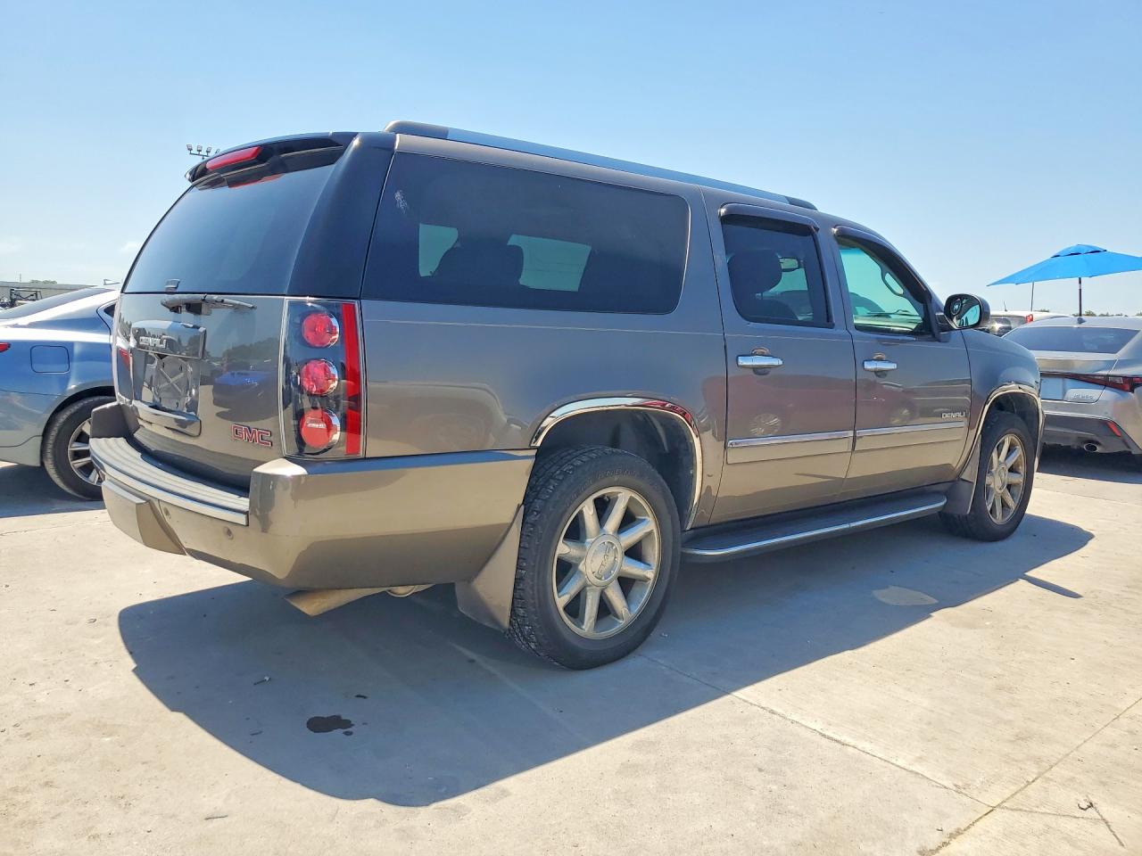 GMC Yukon Denali