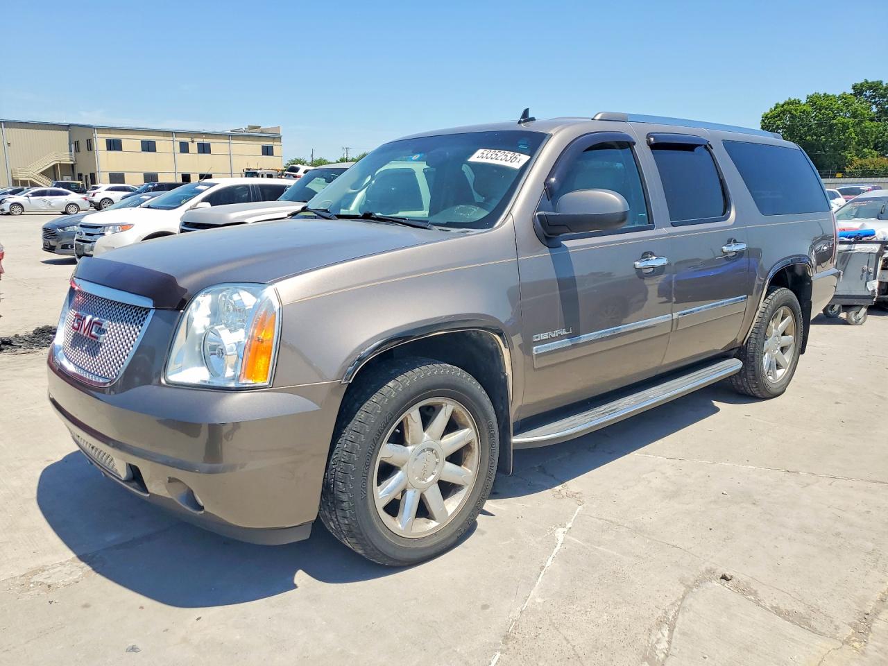 Salvage GMC Yukon Image