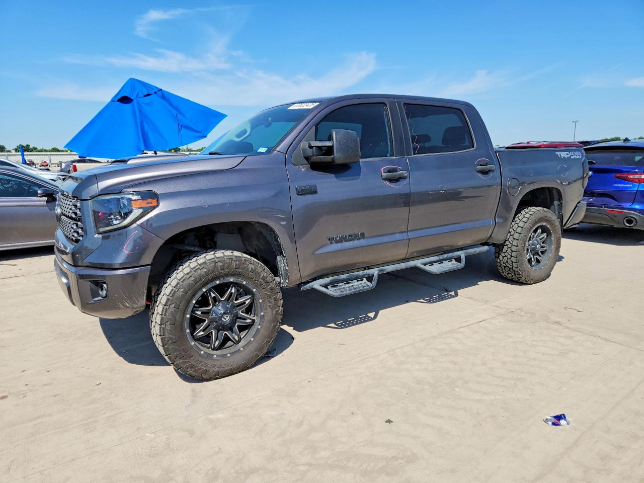 Salvage Toyota Tundra Image