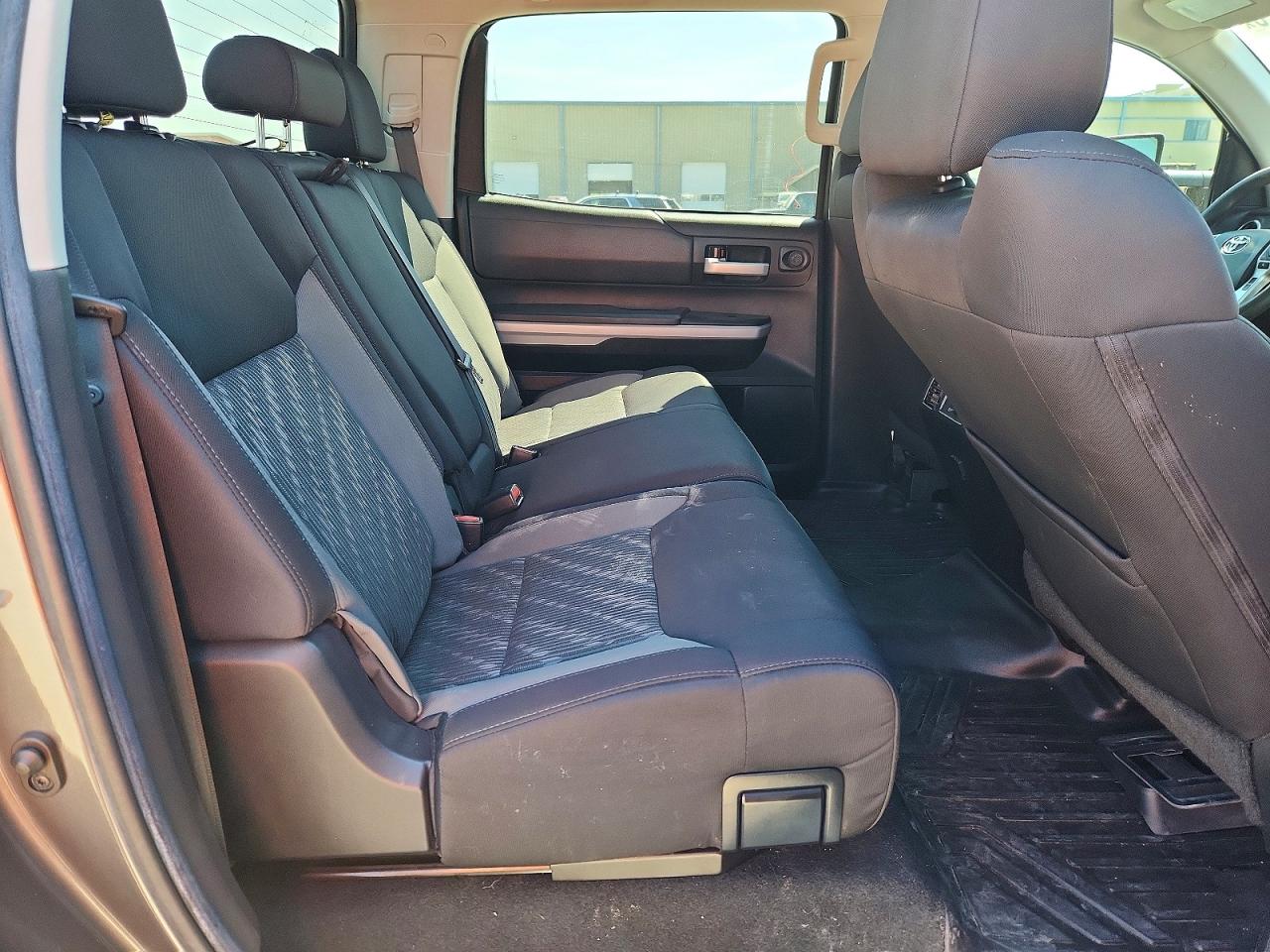 Toyota Tundra Sr5