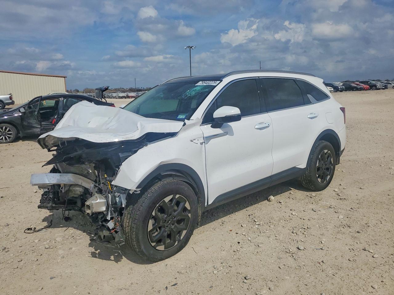 Salvage Kia Sorento Image