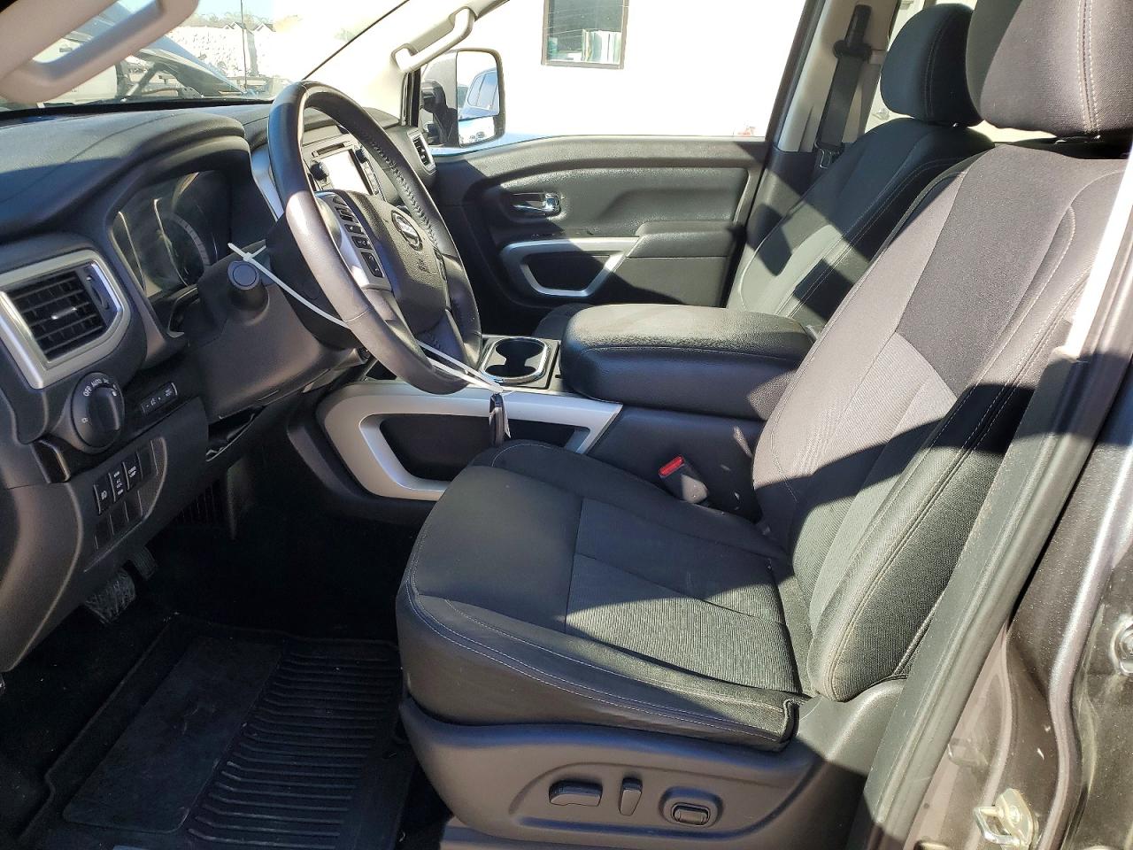Nissan Titan S