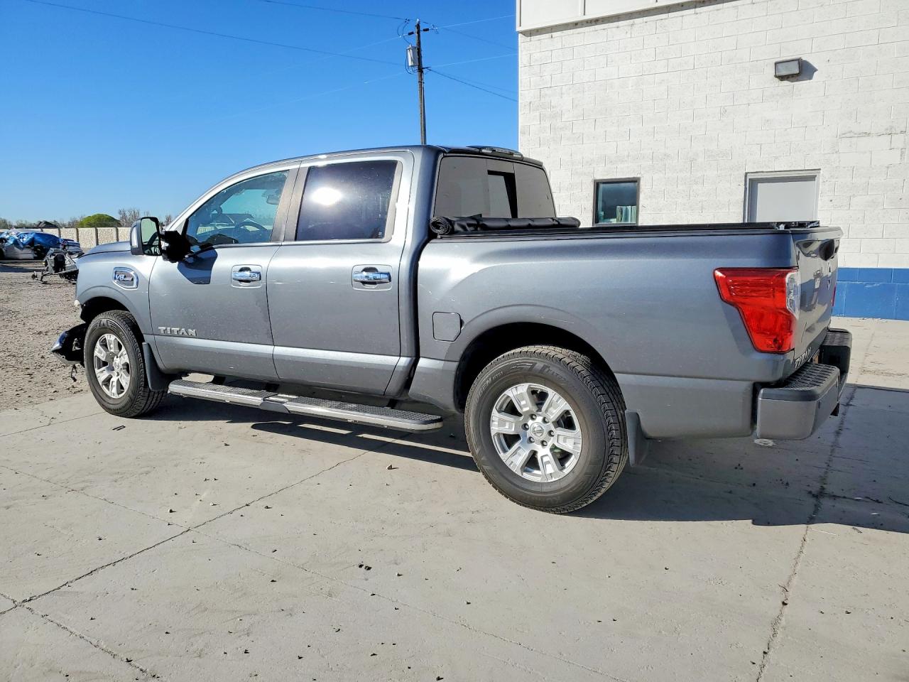 Nissan Titan S
