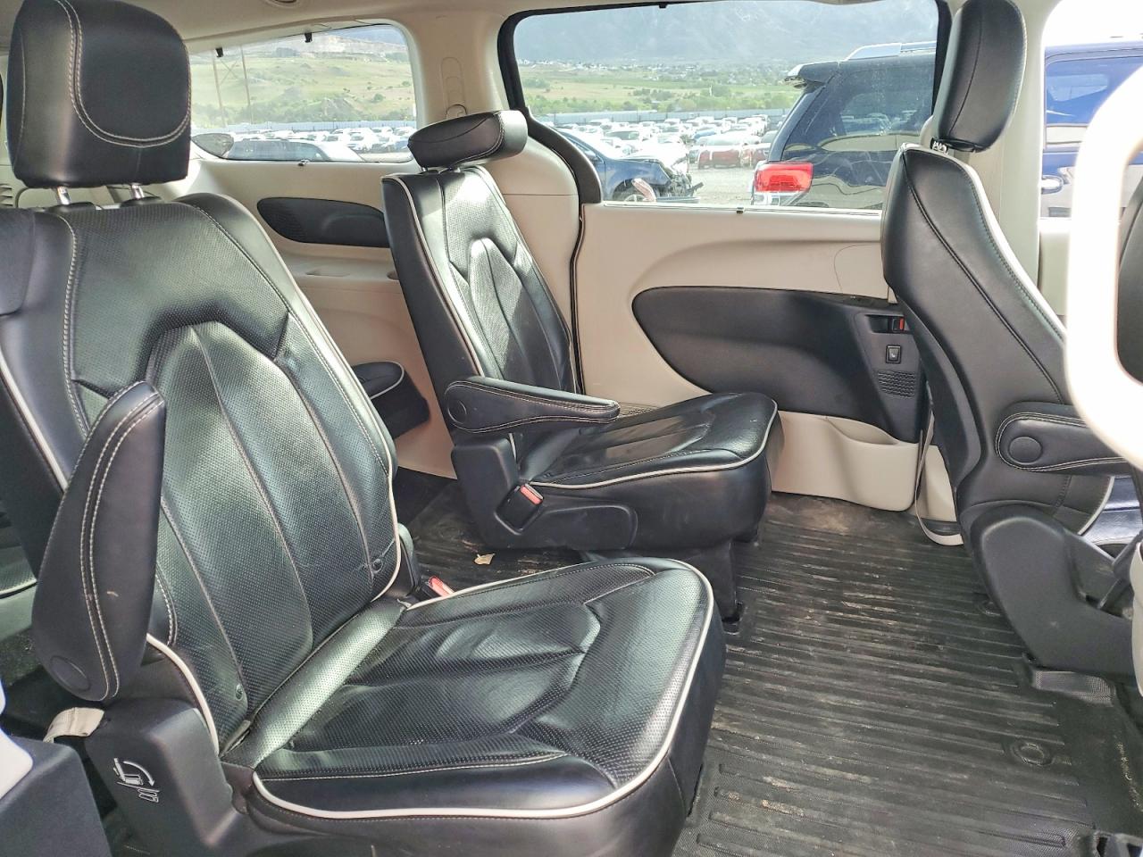 Chrysler Pacifica Limited