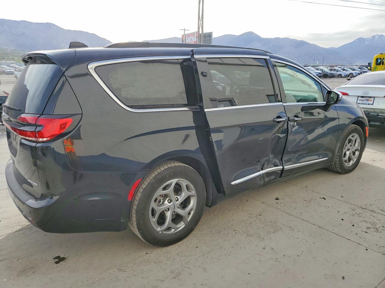 Chrysler Pacifica Limited