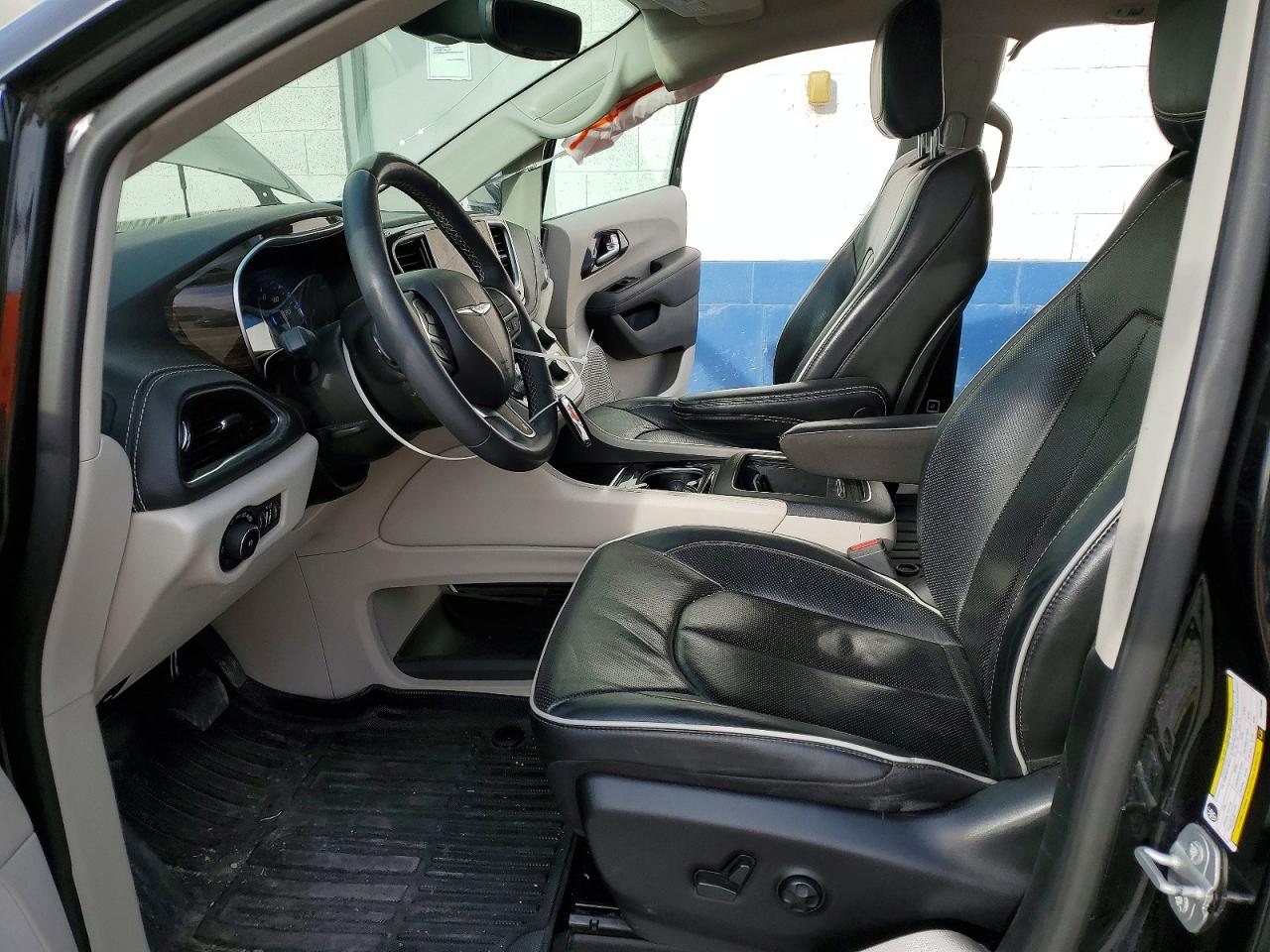 Chrysler Pacifica Limited