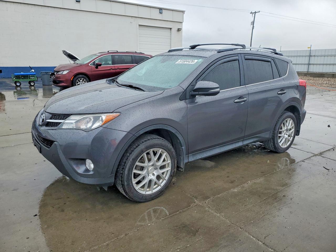 Salvage Toyota RAV4 Image