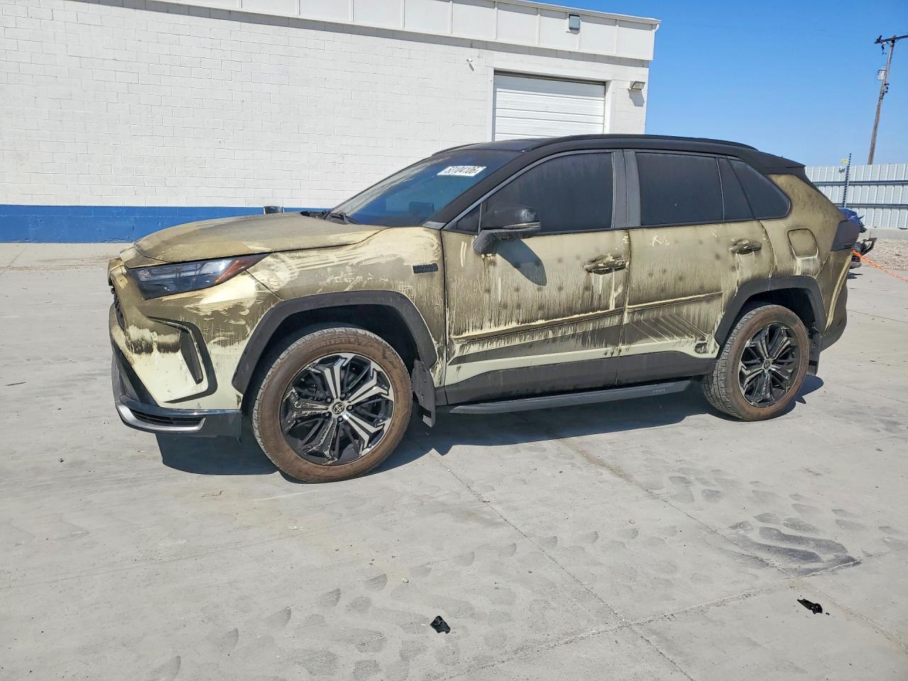 Salvage Toyota RAV4 Image