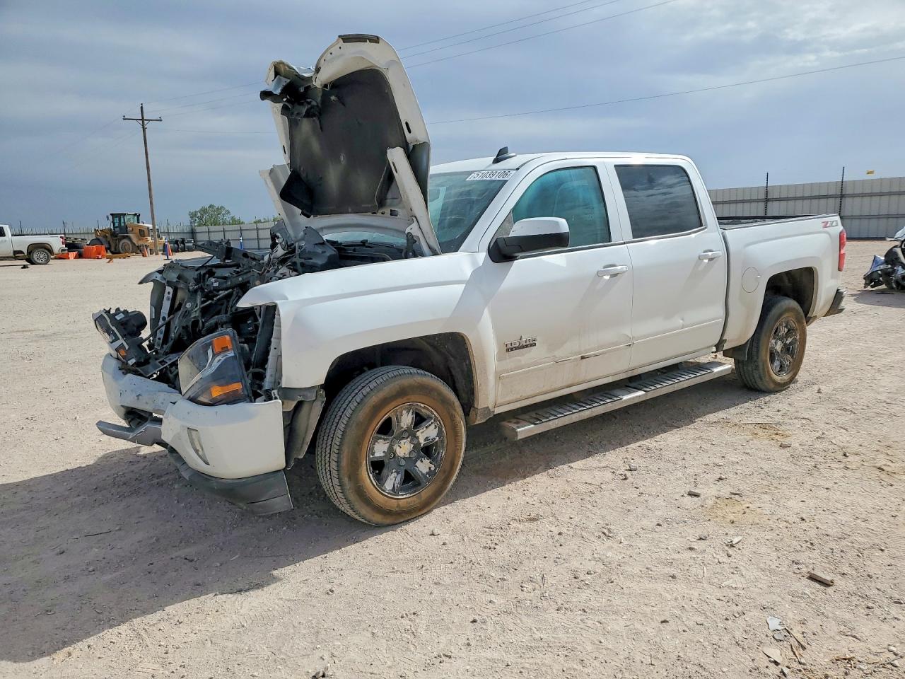 Salvage Chevrolet Silverado Image