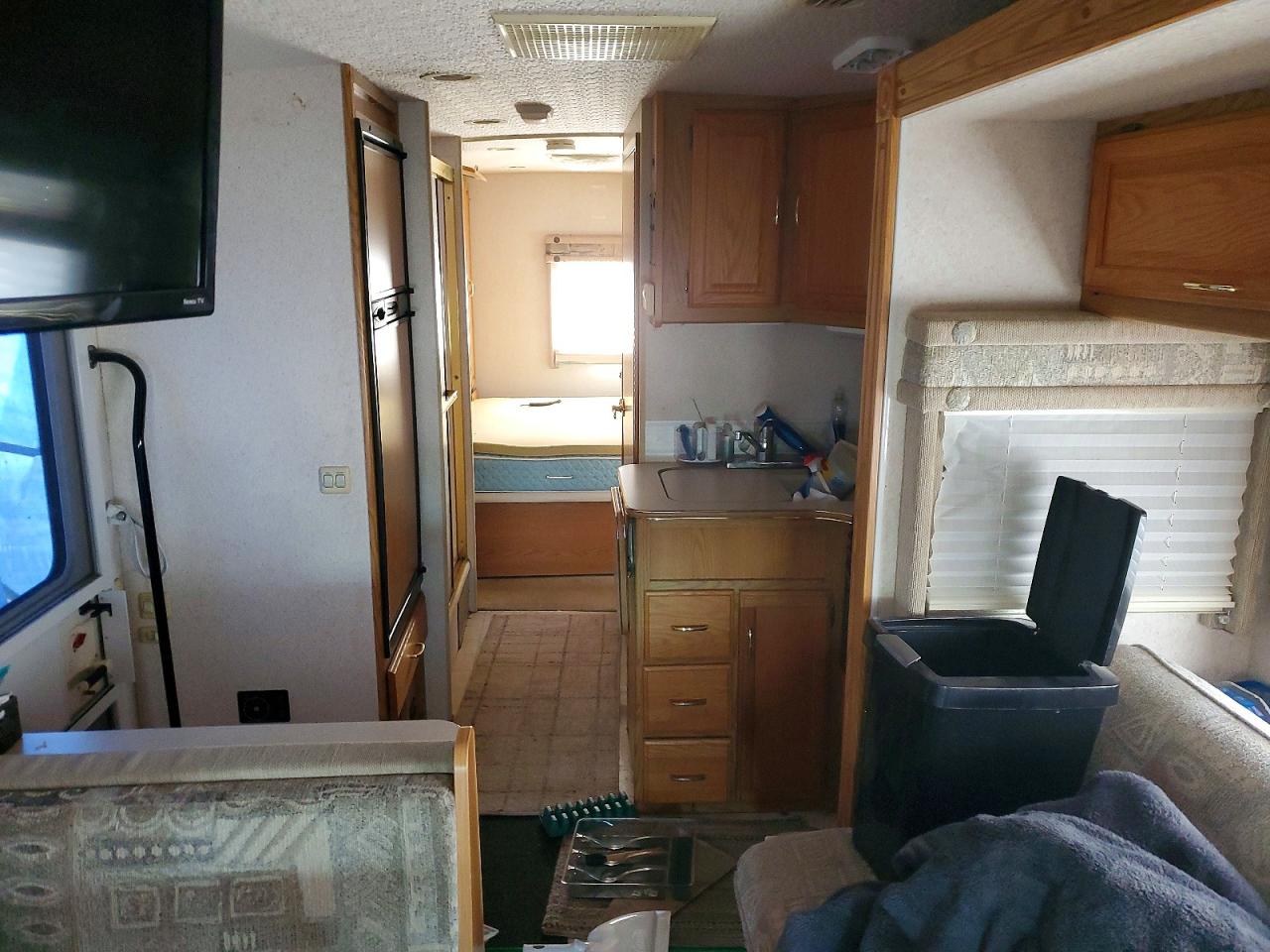 Ford Econoline E450 Super Duty Cutaway Van